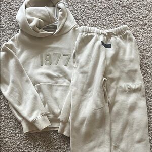 Kids Cream Fear of God Jogging Set Hoodie size 6/7 Joggers size 6/7
